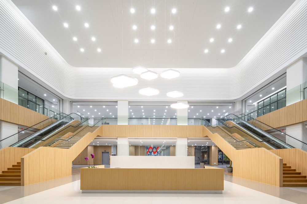 1562046025122005445.jpg 门诊大厅1_副本.jpg