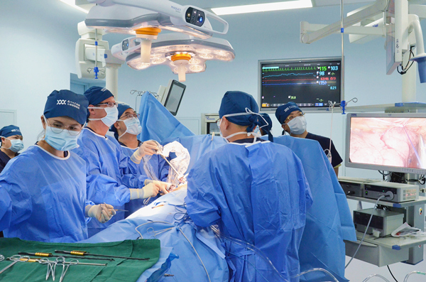 1577154022128071811.jpg 厦心心外科团队与德国专家完成福建省首例全胸腔镜下房颤射频消融术_副本.jpg